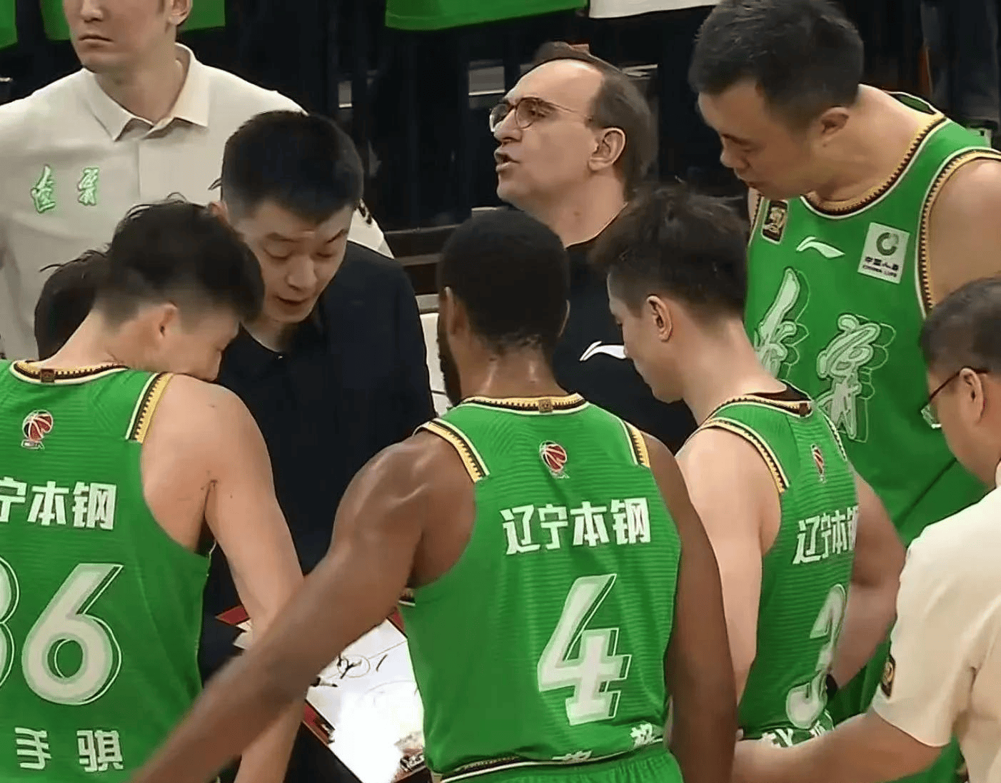 亚博电竞 -NBA常规赛国际比赛日再迎强敌，辽宁本钢篮板制胜，主帅态度——更衣室稳定，球探报告显示潜力(辽宁本钢男篮)
