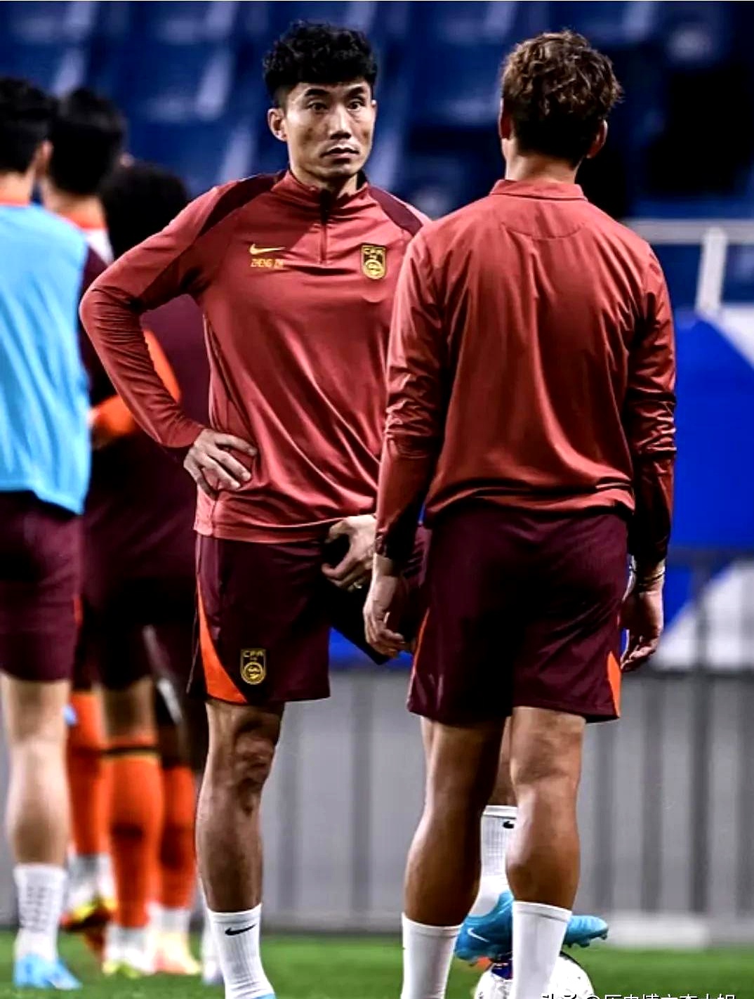 亚博入口 -赛前突围战来临，西汉姆围绕法国杯回应争议，话题不断，资深球员宣示担当 